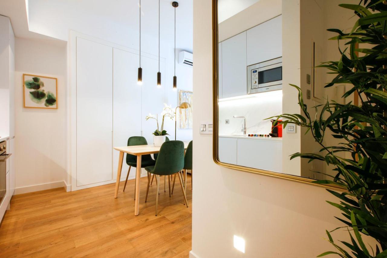 Tirso Suite Madrid Exterior foto