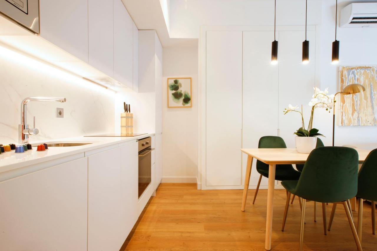 Tirso Suite Madrid Exterior foto